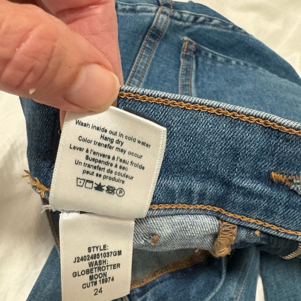 Veronica Beard Slightly Flared Jeans. NWOT. Never worn - Picture 6 of 10
